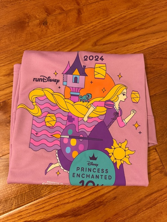 Disney runDisney Women’s Athletic Fit T-Shirts Size M - Picture 4 of 13